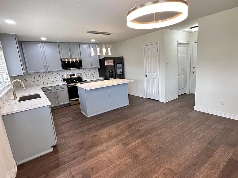 1820 Kittyhawk Dr — Photo 11