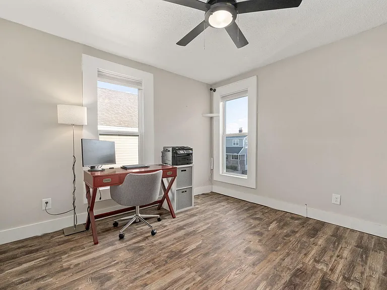 716 Siebert St — Photo 27
