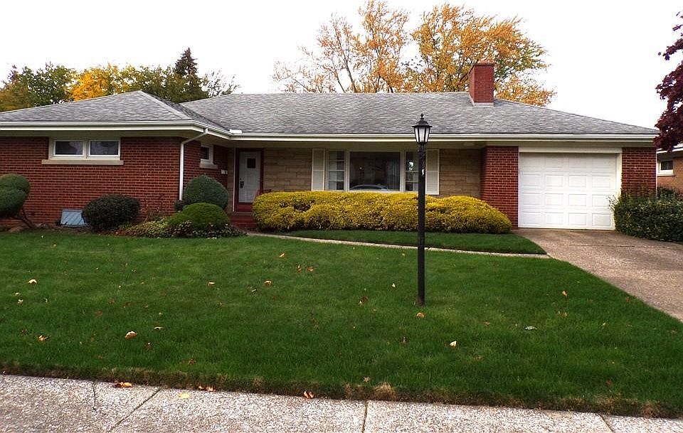 1st image of 122 Cypress St