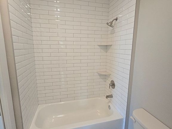3rd image of 701 Bates Ave SW #201