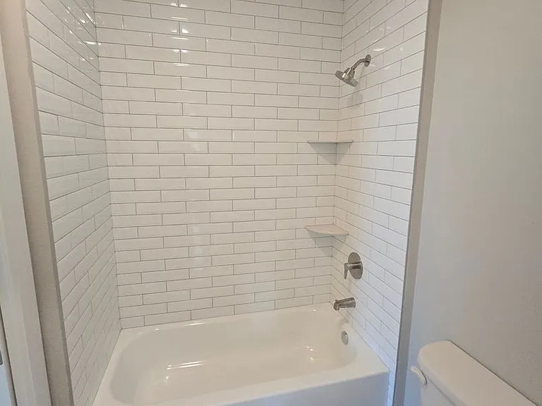701 Bates Ave SW — Photo 3