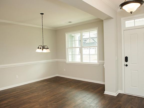 PHOTOS OF A SIMILAR HOME