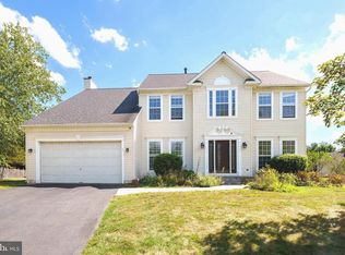 11 Henley Pl, Pennington, NJ 08534