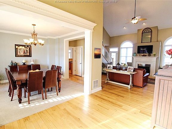 4th image of 232 Northwoods Dr