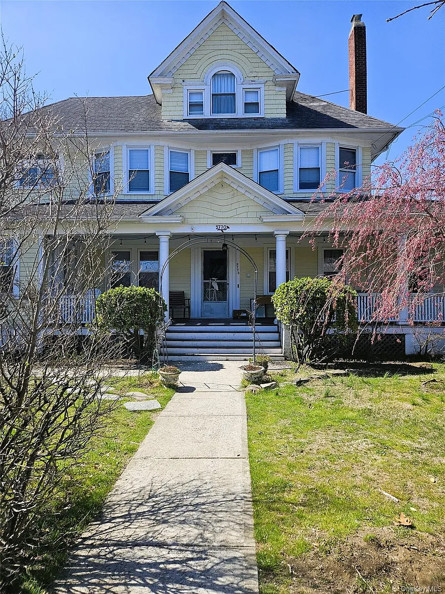 Building Photo - 2770 Academy St #1