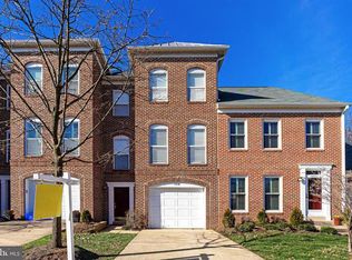 12081 Edgemere Cir, Reston, VA 20190