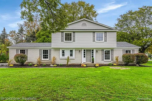165 Woodedge Dr Photo 1