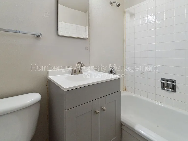 724 W Maxwell Ave — Photo 8