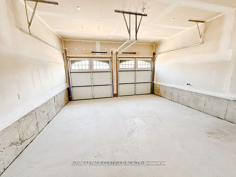 10 Baycroft Blvd — Photo 24