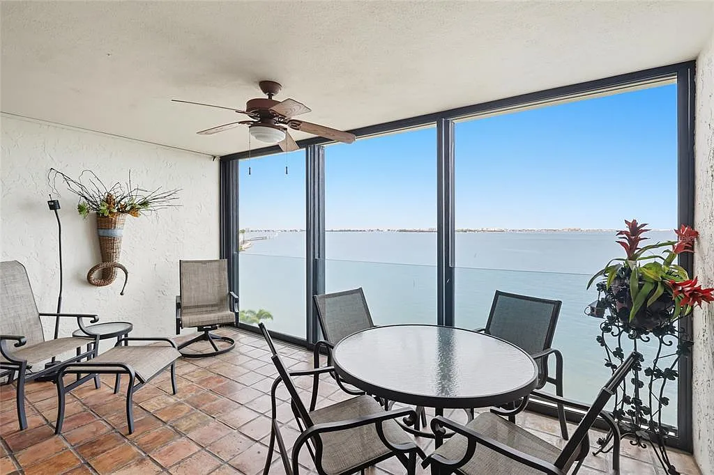 2 bed, 2.5 bath, 2516 sqft, $9,650 — Photo 1