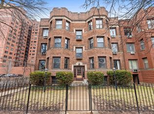 709 W Montrose Ave #2W, Chicago, IL 60613