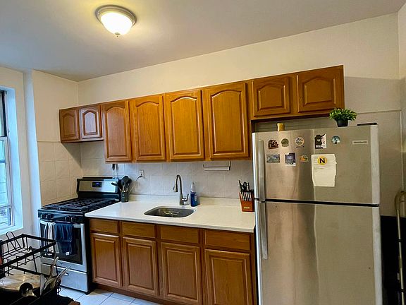 5th image of 3052 34th St APT 4D