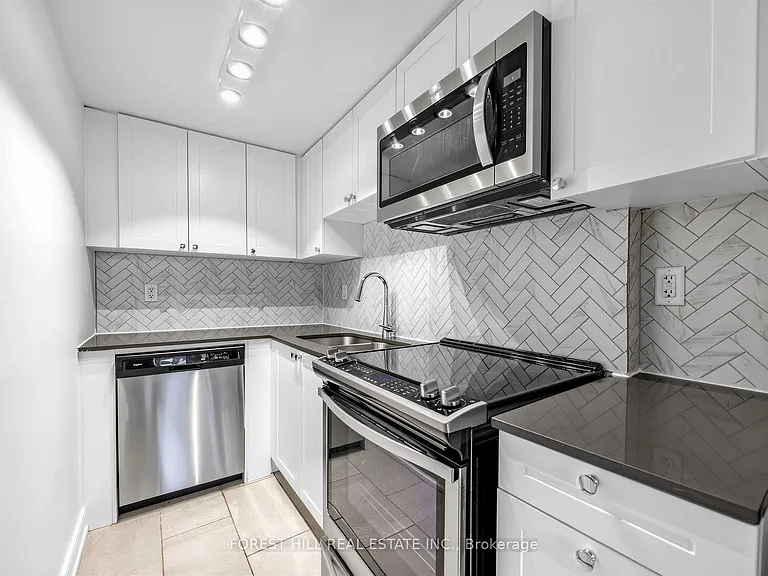 70 Spadina Rd #102 — Photo 17