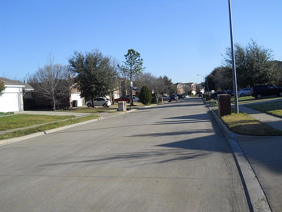 4th image of 1048 Pullman Dr