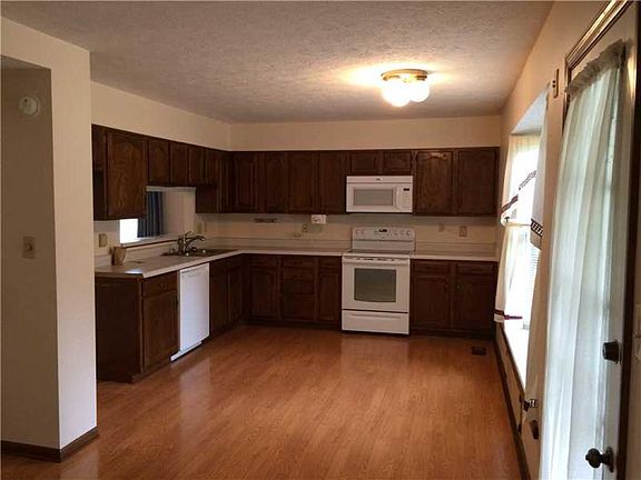 5th image of 8209 Castle Ridge Ln