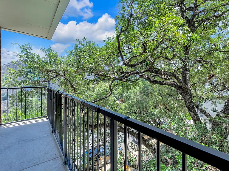 2500 Longview St #323 — Photo 31