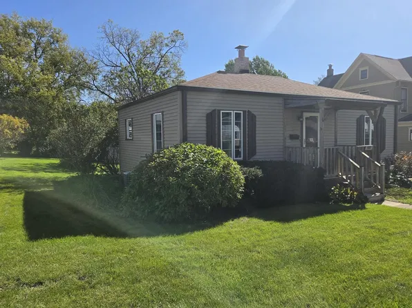 455 N Trunck Ave, Freeport, IL 61032