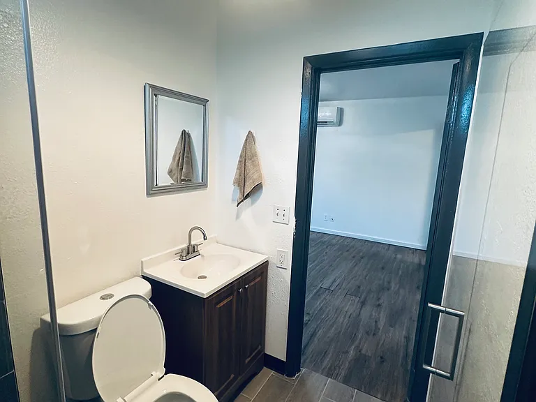 531 Haggin Ave #B — Photo 16