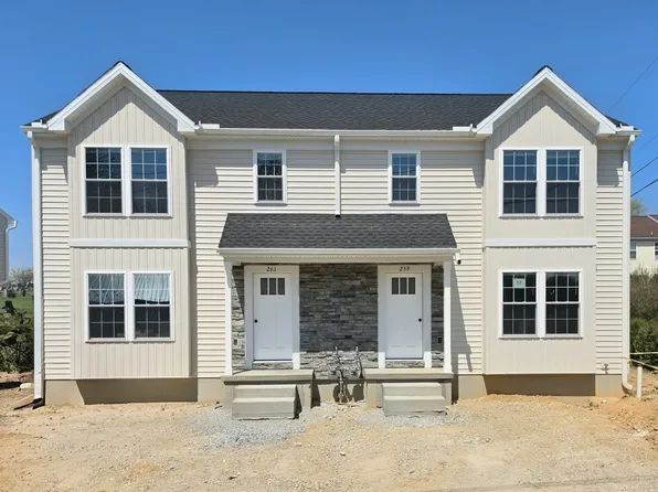 263 Locust St, New Holland, PA 17557