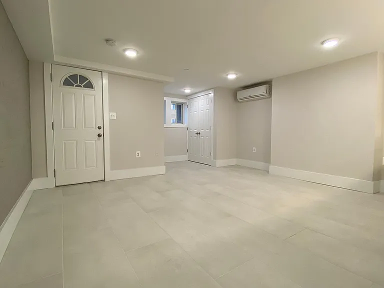 1432 Newton St NW #B — Photo 4