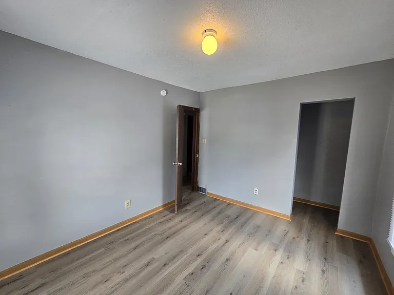 519 Baltimore St — Photo 17