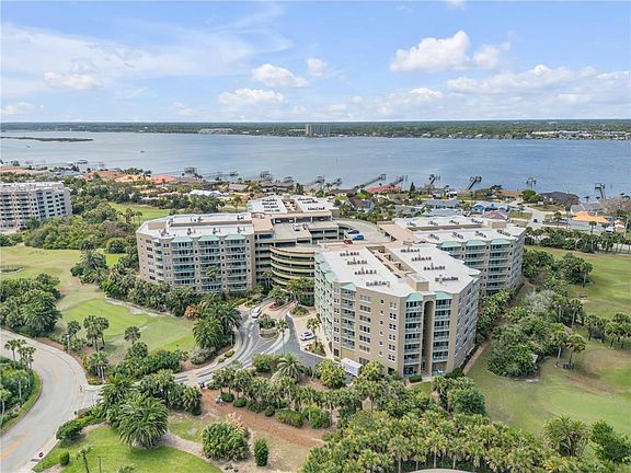 4th image of 4 OCEANS WEST BOULEVARD #402A