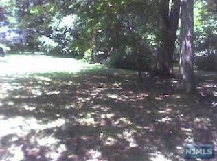 1400 Van Duyn Pl, Teaneck, NJ 07666