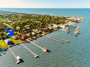 415 2nd St, San Leon, TX 77539