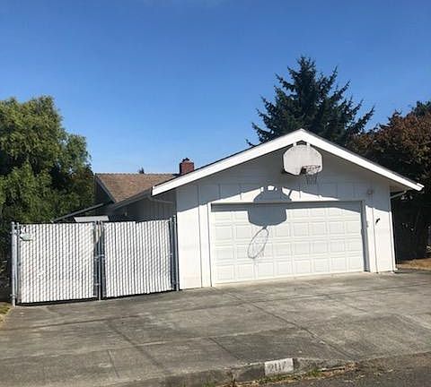 2nd image of 2117 McClaskey Ln