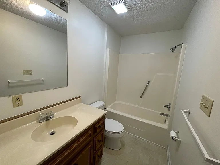 408 Sunset Dr — Photo 16