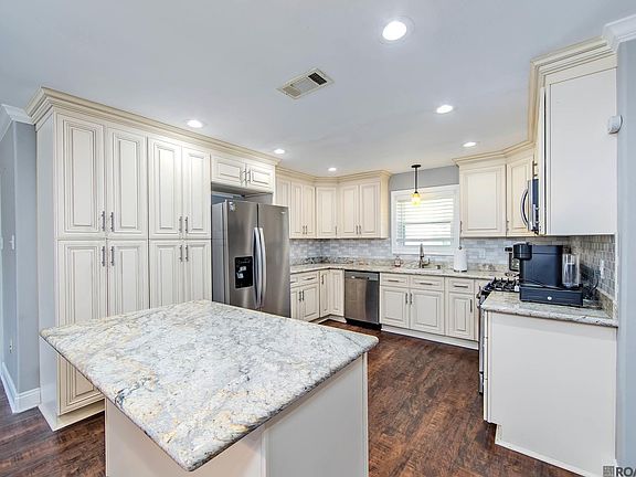 2nd image of 702 Eagle Dr