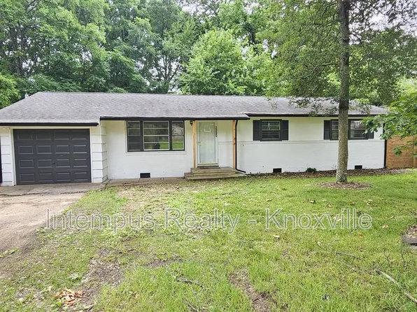 2000 Nandina Dr, Knoxville, TN 37912