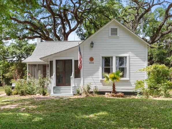 1532 Country Ln, Tallahassee, FL 32304