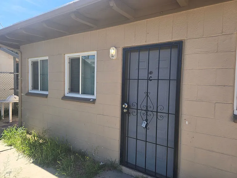 1911 Princeton St — Photo 5