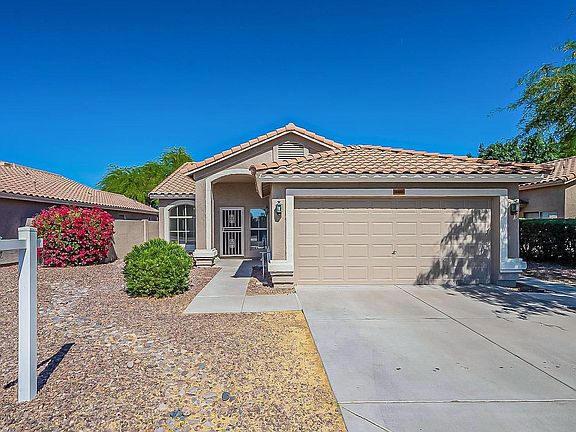 2nd image of 2411 S Comanche Dr