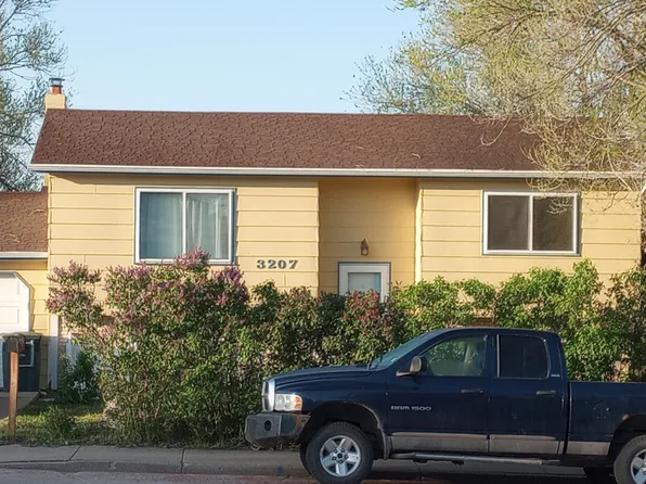 3207 Foothills Blvd, Gillette, WY 82716