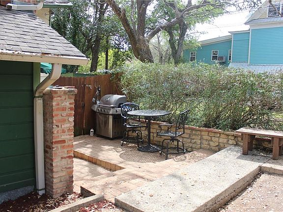 5th image of 619 Burleson St