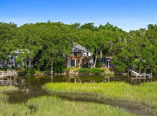 8541 Oyster Factory Rd, Edisto Island, SC 29438