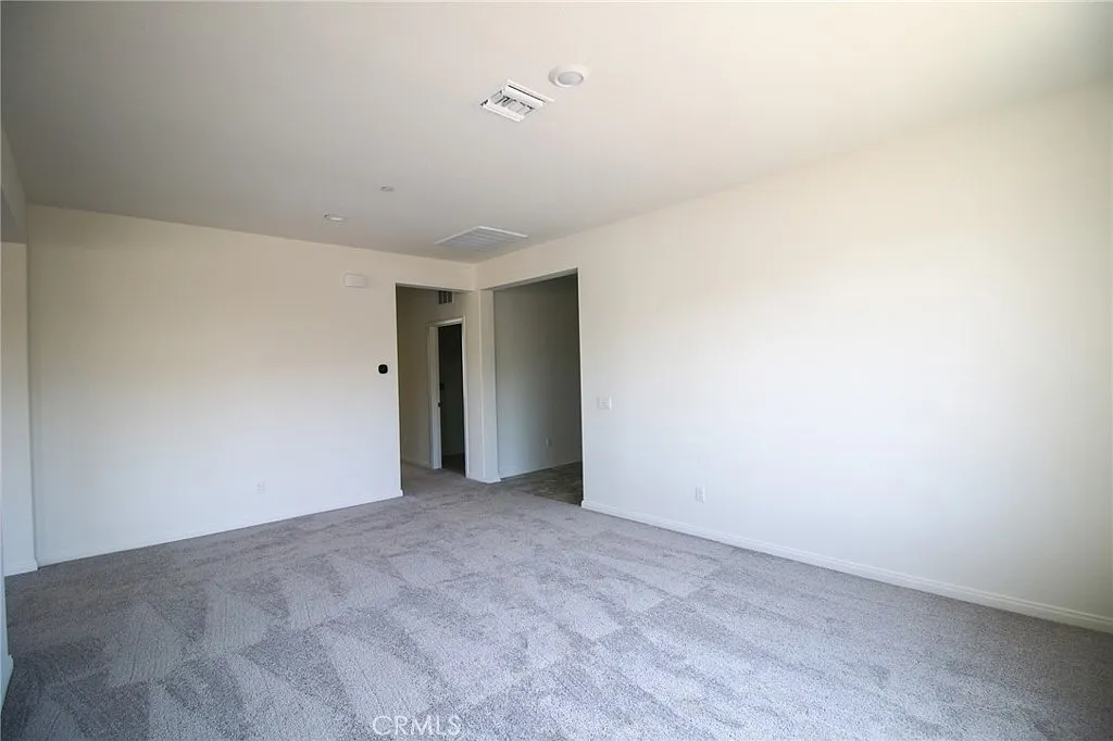 4 bed, 2355 sqft, $3,295 — Photo 4