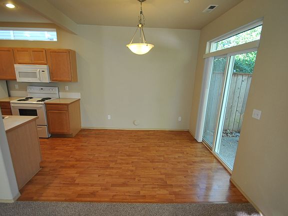 3rd image of 4639 100th St NE