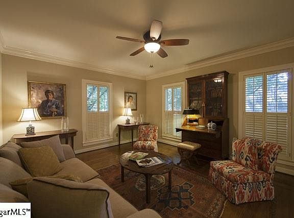 5th image of 122 Kellett Park Dr