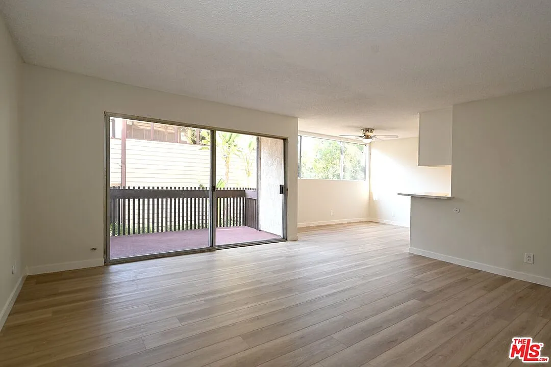 2 bed, 2.0 bath, 1028 sqft, $3,300 — Photo 1