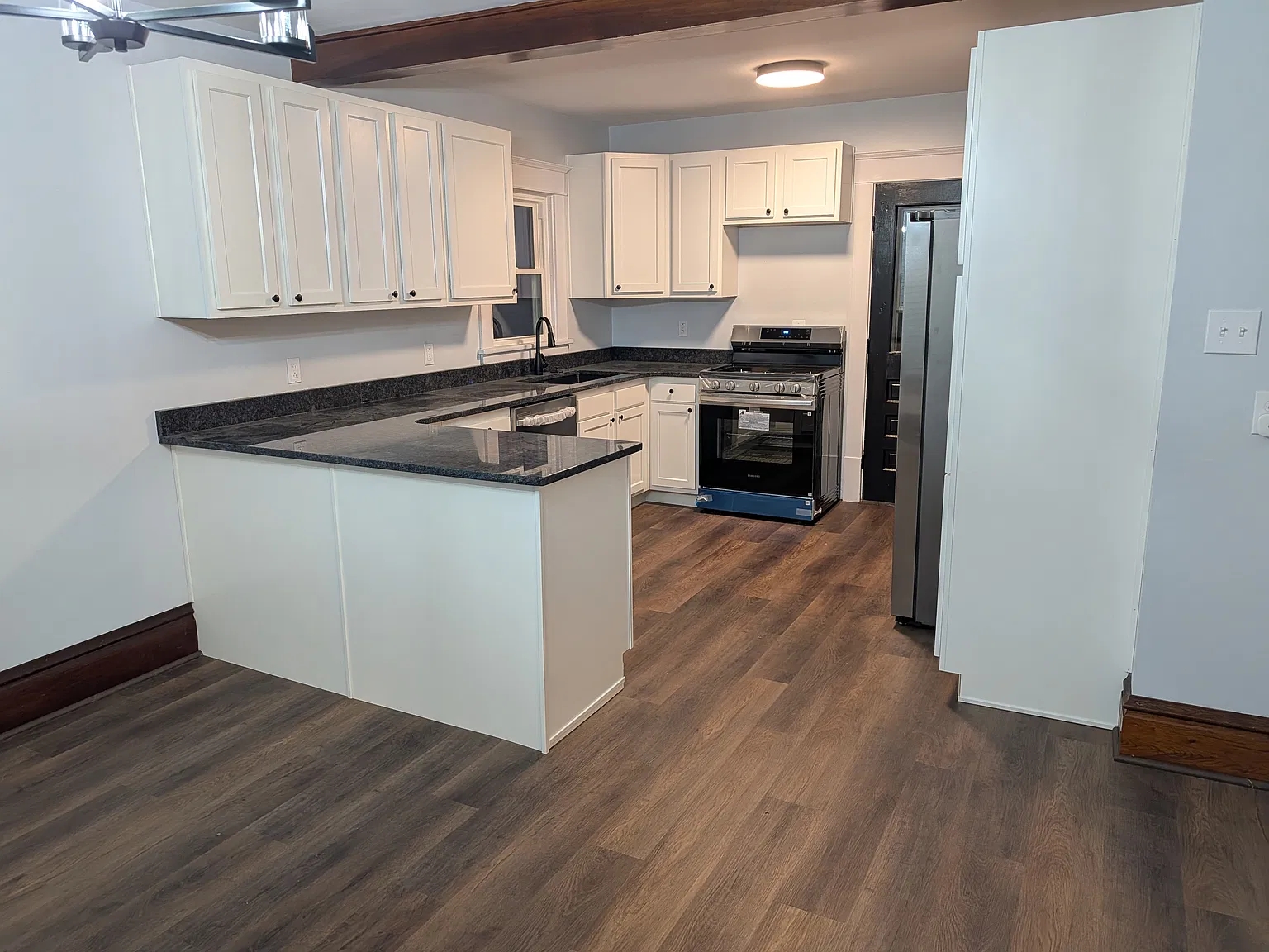 3 bed, 1144 sqft, $1,650 — Photo 2