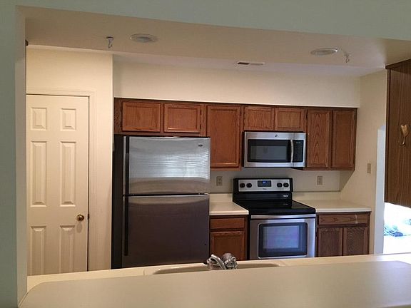 3rd image of 125 Durwood Rd Unit C