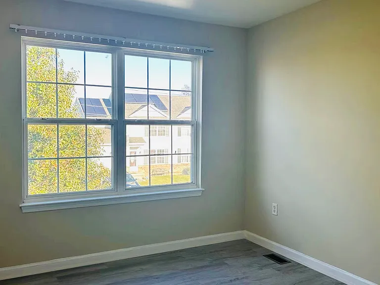 210 E Hazeldell Ave — Photo 15