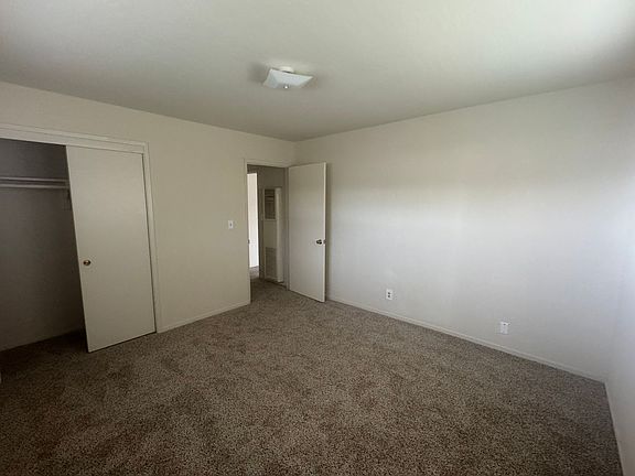 4th image of 815 Opal Dr APT 4