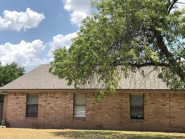 2510 Hickory Dr — Photo 19