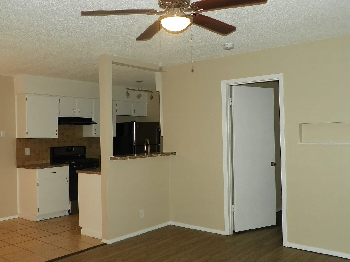 410.412 Cypress Lane — Photo 4