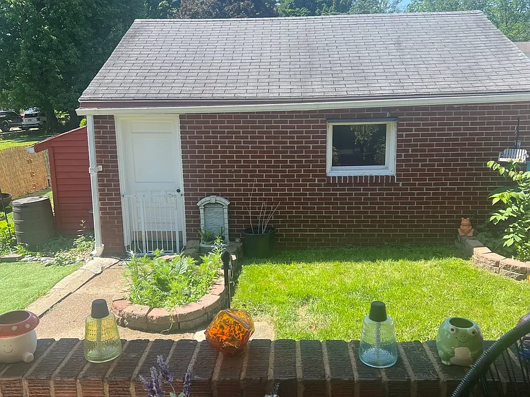 2247 Tremont Ave SW — Photo 8