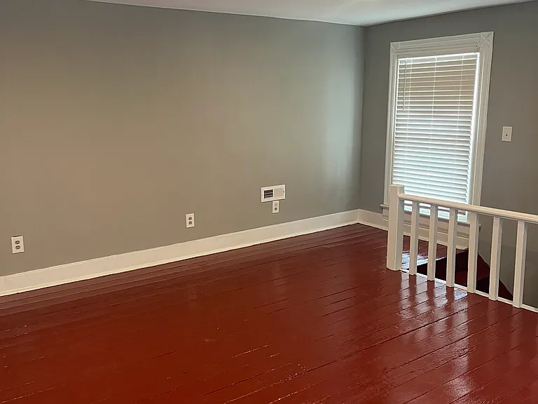 110 Front St — Photo 18